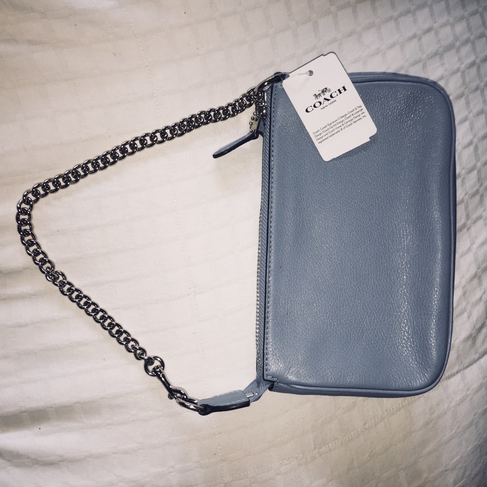 Coach clutch with chain strap - Picture 3 of 10